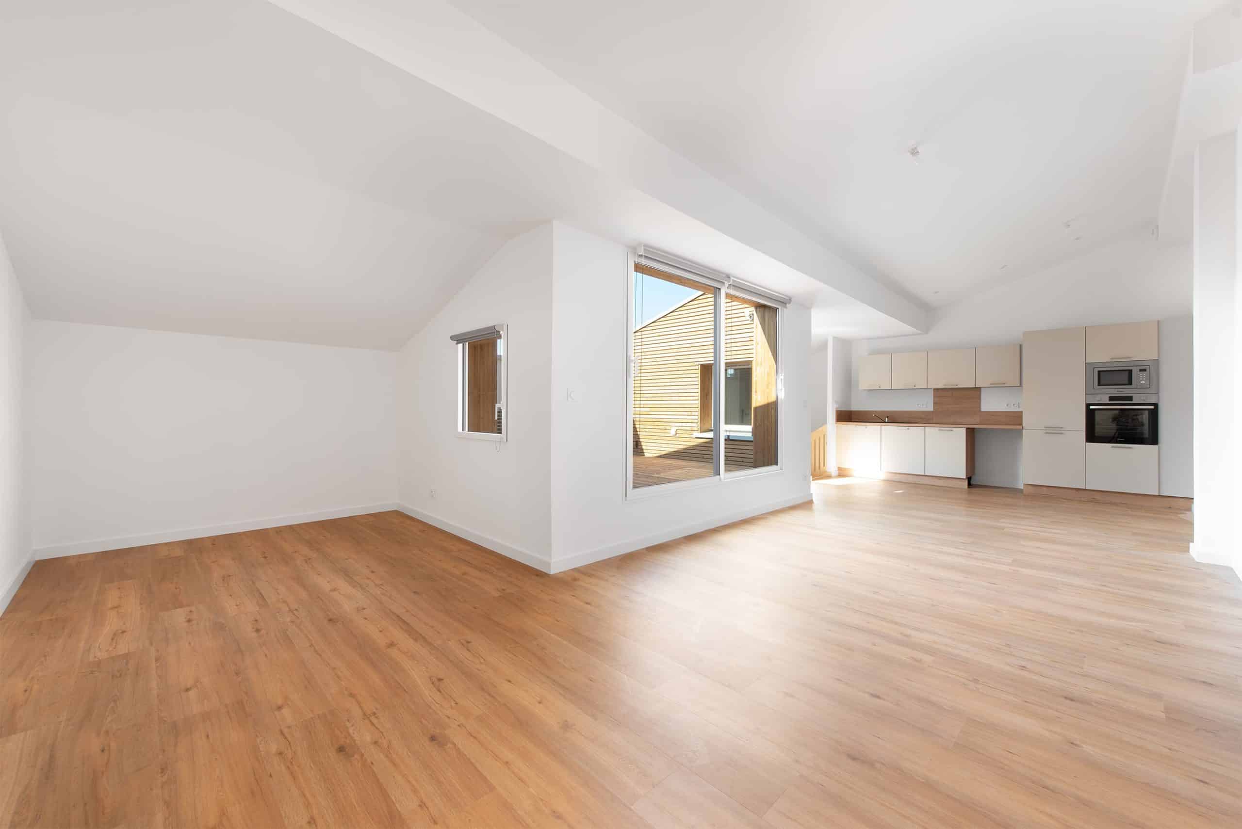 Séjour autre angle de vue de la terrasse tropézienne